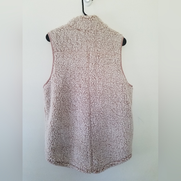 NWOT Thread + Supply Sherpa Teddy Bear Zip Up Vest Smoke Rose Color Size… - Picture 3 of 6